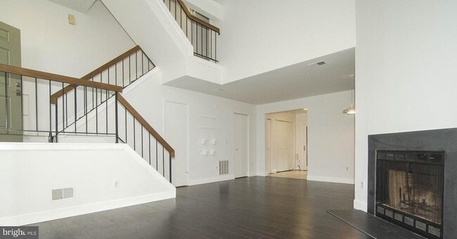 Foto del edificio - 3335 Oakshade Ct