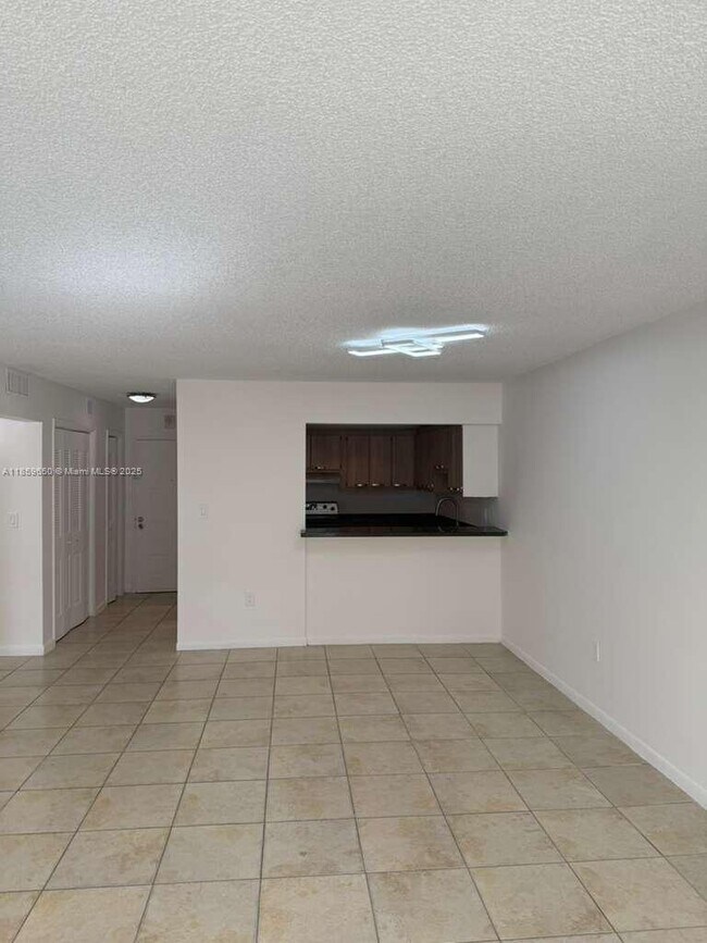 Foto del edificio - 6930 Miami Gardens Dr