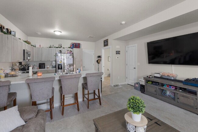 Building Photo - Modern 3 Bed Townhome with Garage – Water ...