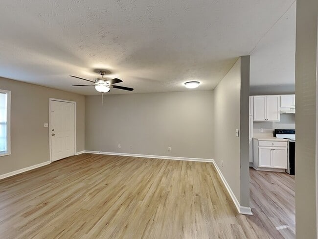 Photo - 546 Baron Dr Apartment