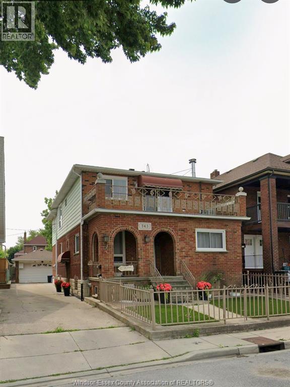 Building Photo - 745 Cataraqui St