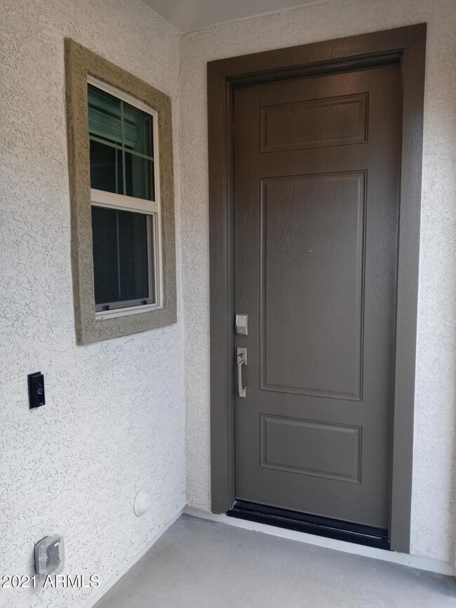 Foto del edificio - 440 S 202nd Ln