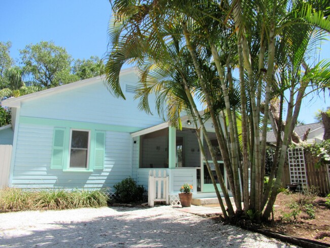 Foto del edificio - GULFPORT FURN. COTTAGE 2/2 EIGHT MONTH REN...