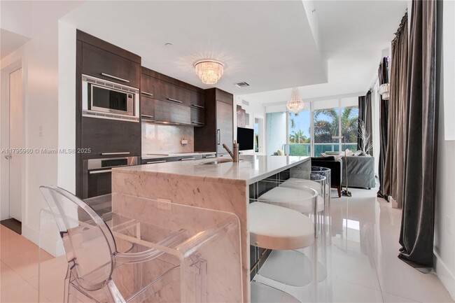 Building Photo - 900 Biscayne Blvd