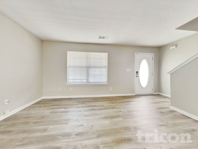 Foto del edificio - 30 Kendall Ln