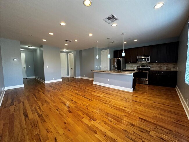 Foto del edificio - 315 W Clay St