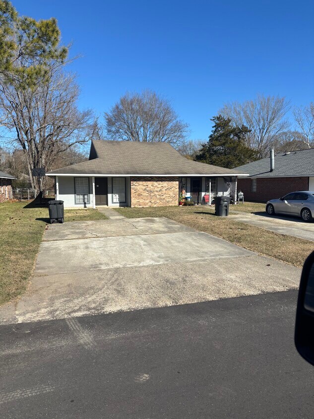 Foto del edificio - 14911 Forest Grove Ave