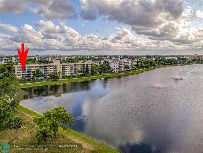 Foto del edificio - 2751 N Palm Aire Dr
