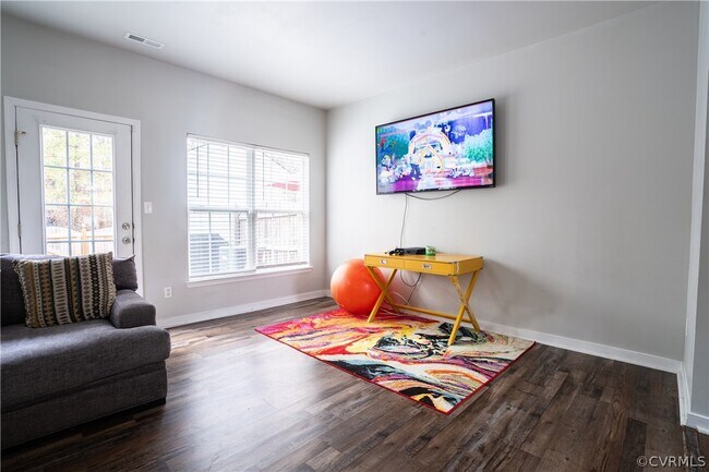 Foto del edificio - 1160 Grand Brook Dr