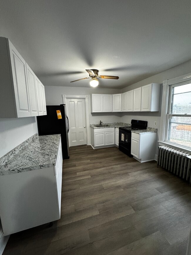 Kitchen - 121 Mercer St