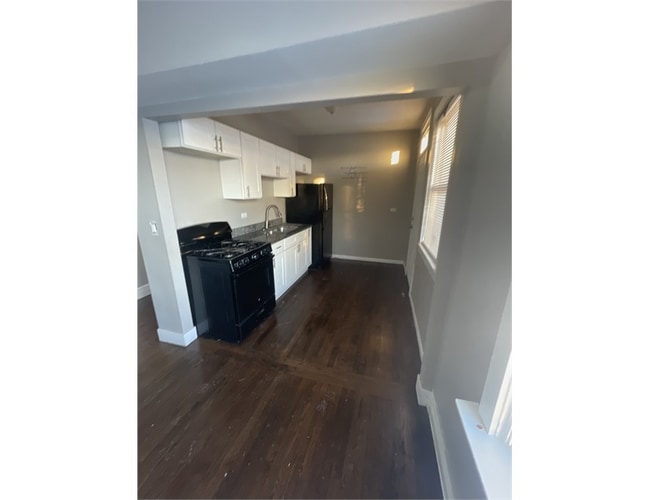Building Photo - 2438 W 64th St