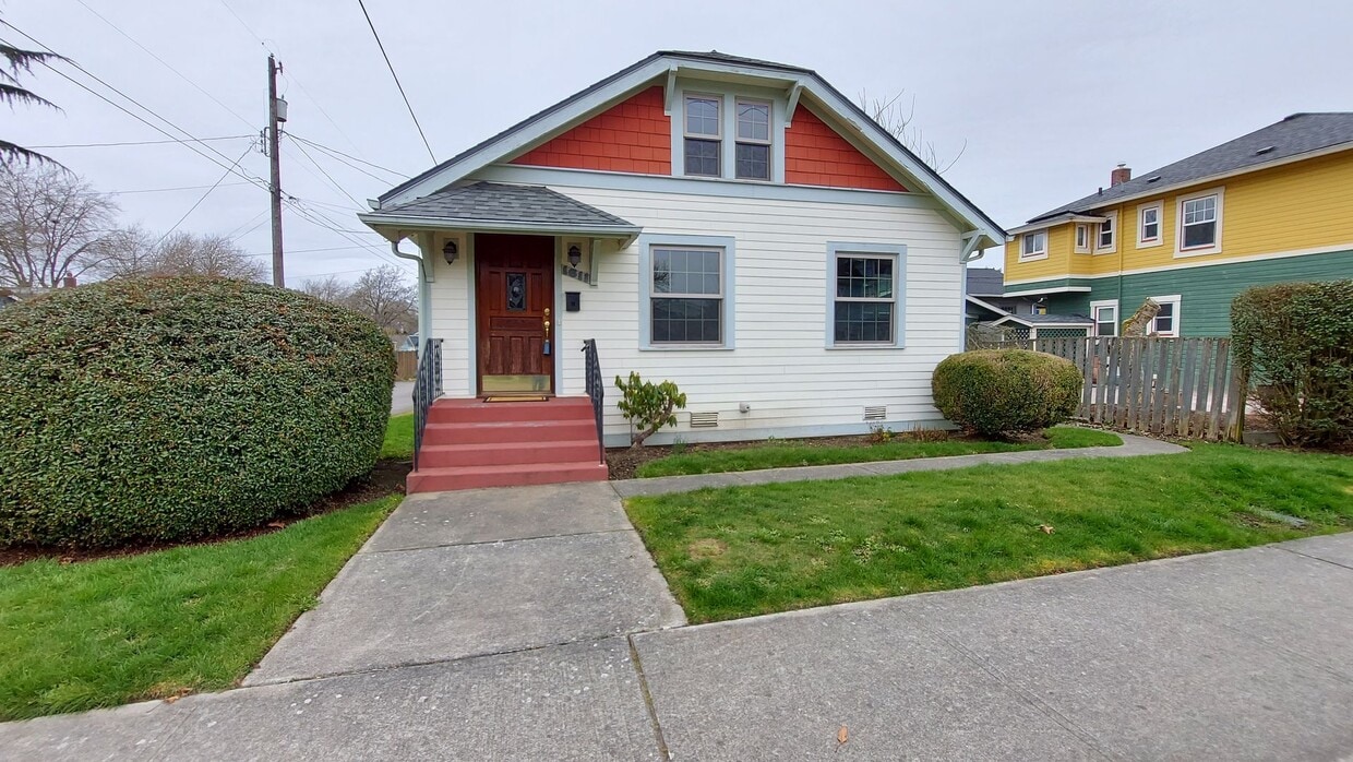 Primary Photo - Classic North Everett 2 bed 1 bath home w/...
