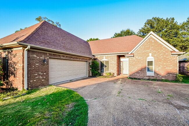 Building Photo - 7182 Golden Oaks Loop E