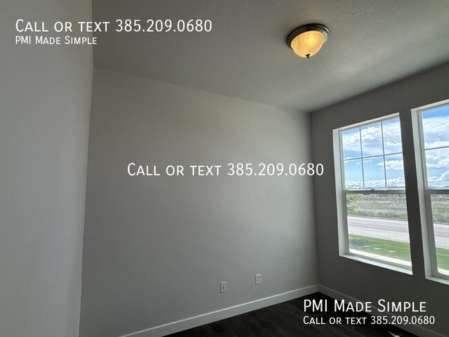 Building Photo - Modern, beautiful home near Thanksgiving P...