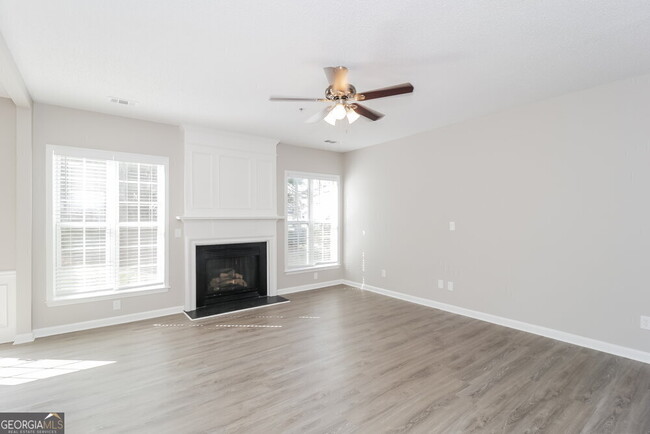 Building Photo - 191 Regent Pl