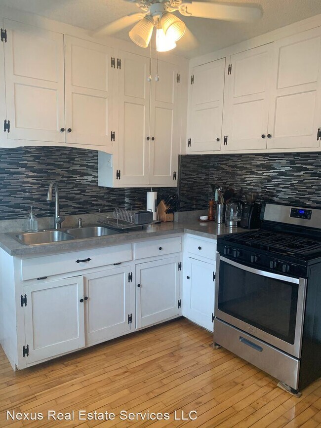 Building Photo - 2 br, 1 bath House - 3334 Buchanan st NE