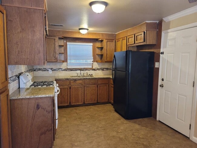 Building Photo - 1402 Cometa St