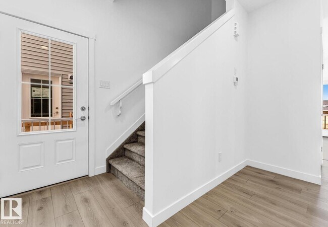 Photo du bâtiment - 7110 Keswick Dr SW