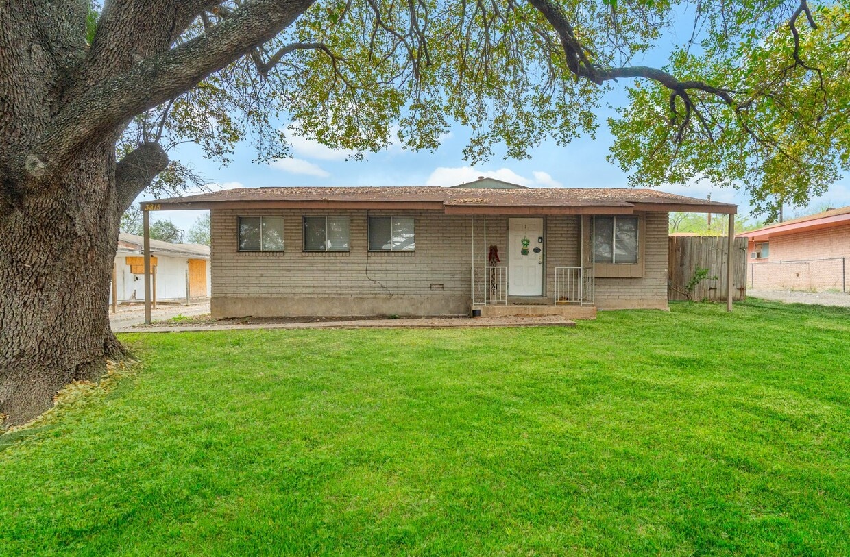 3815 Sherril Brook Rd Unit 2, San Antonio, TX 78228 Room for Rent in