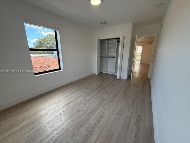 Foto del edificio - 1721 SW 13th St