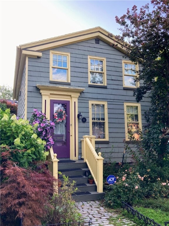 Primary Photo - 10 Greenwood St