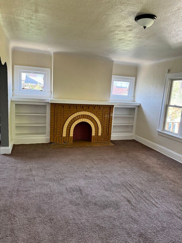 Primary Photo - 3691 E 116th St