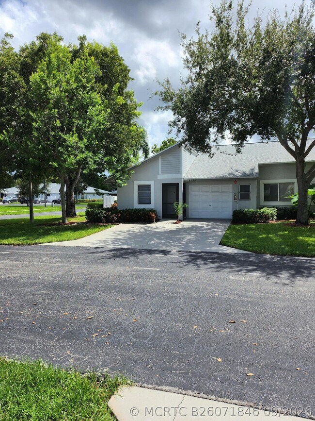Foto del edificio - 8934 Sunnywood Pl