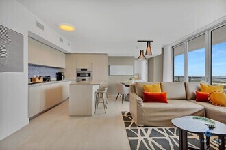Building Photo - 4010 S Ocean Dr