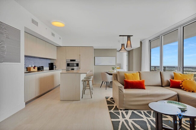 Building Photo - 4010 S Ocean Dr