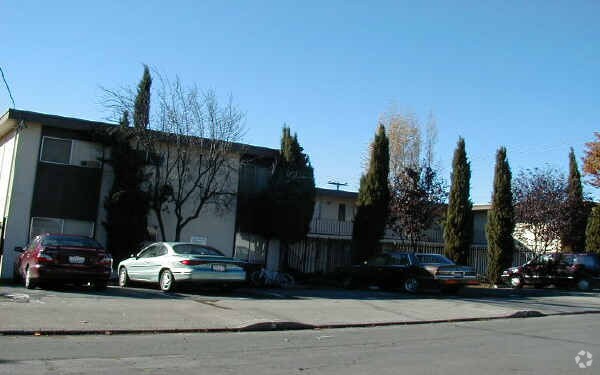 Foto del edificio - 510 E L St