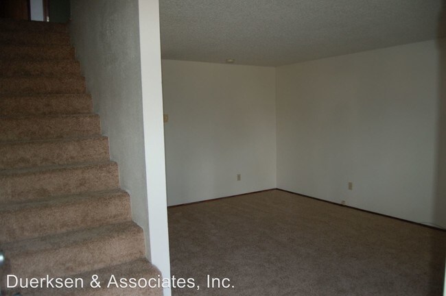 Foto del edificio - 692-694 NW Walnut Blvd