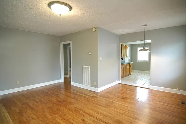 Building Photo - 711 Croley Dr