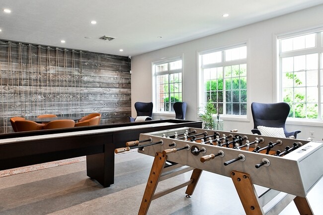 Foto del edificio - Lakeside Village Apartment Homes