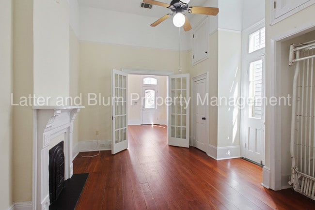 Building Photo - 1032 Bourbon St