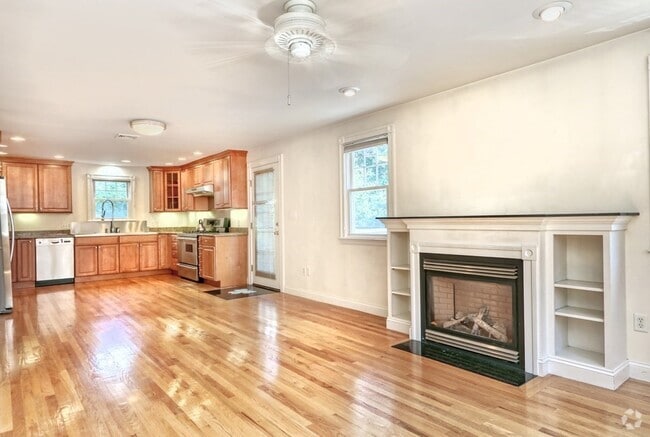 Building Photo - 277 Bunker Hill St