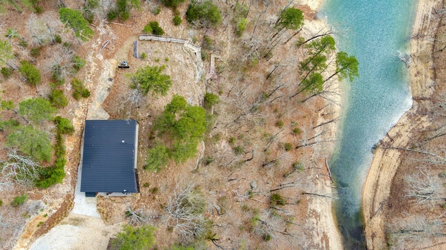 Building Photo - 8463 Tanglewood Rd