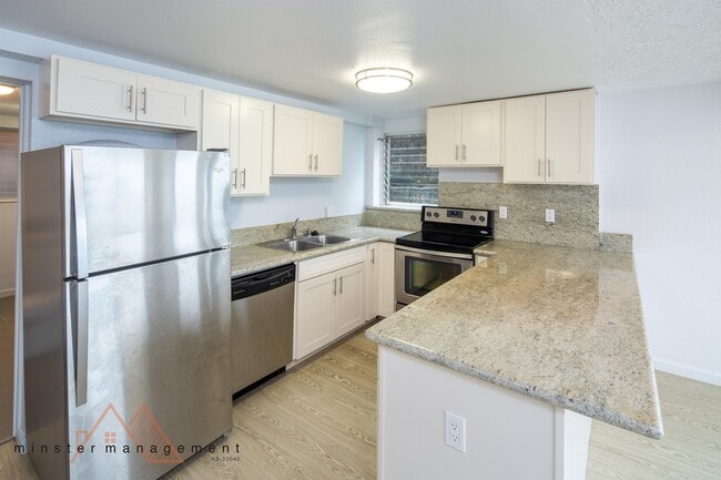 Photo - 2569 Peter St Apartment