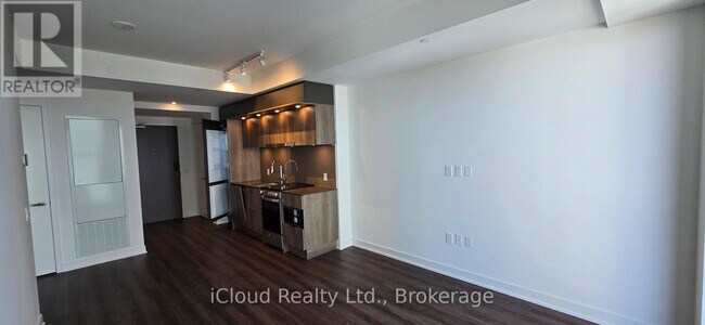 Photo du bâtiment - 448 Burnhamthorpe Rd W