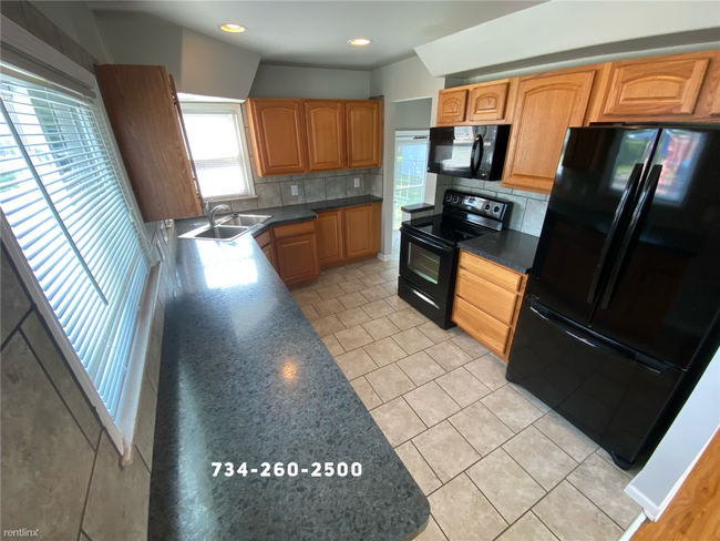 Building Photo - 3 br, 1 bath House - 5857 Deering St.