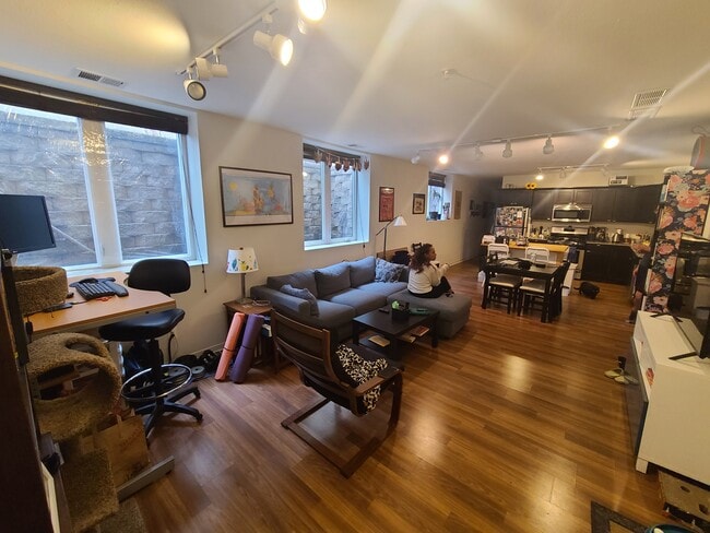 Foto del edificio - 3828 Grand Ave S