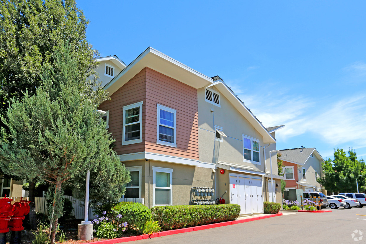 Primary Photo - Carmen Avenue Apartments