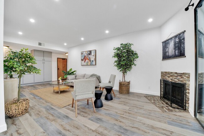 Foto del edificio - 13331 Moorpark St