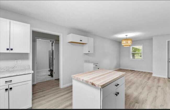 Foto del edificio - Move in Ready!