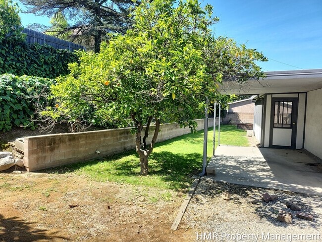 Building Photo - Charming Home with Sunroom & Spacious Backyard in Glendora