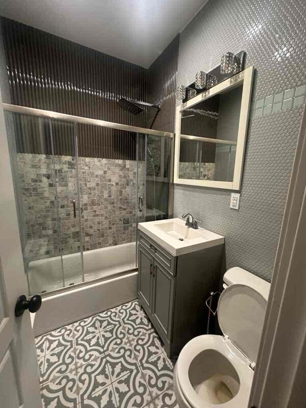 Foto del edificio - 943 E 214th St