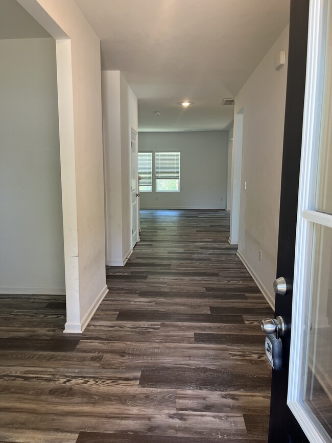 Main entrance from the front - 125 Blackbeard Ln