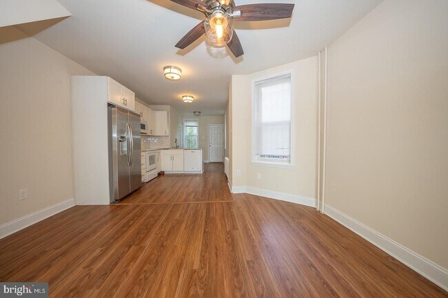 Foto del edificio - 5231 Upland St