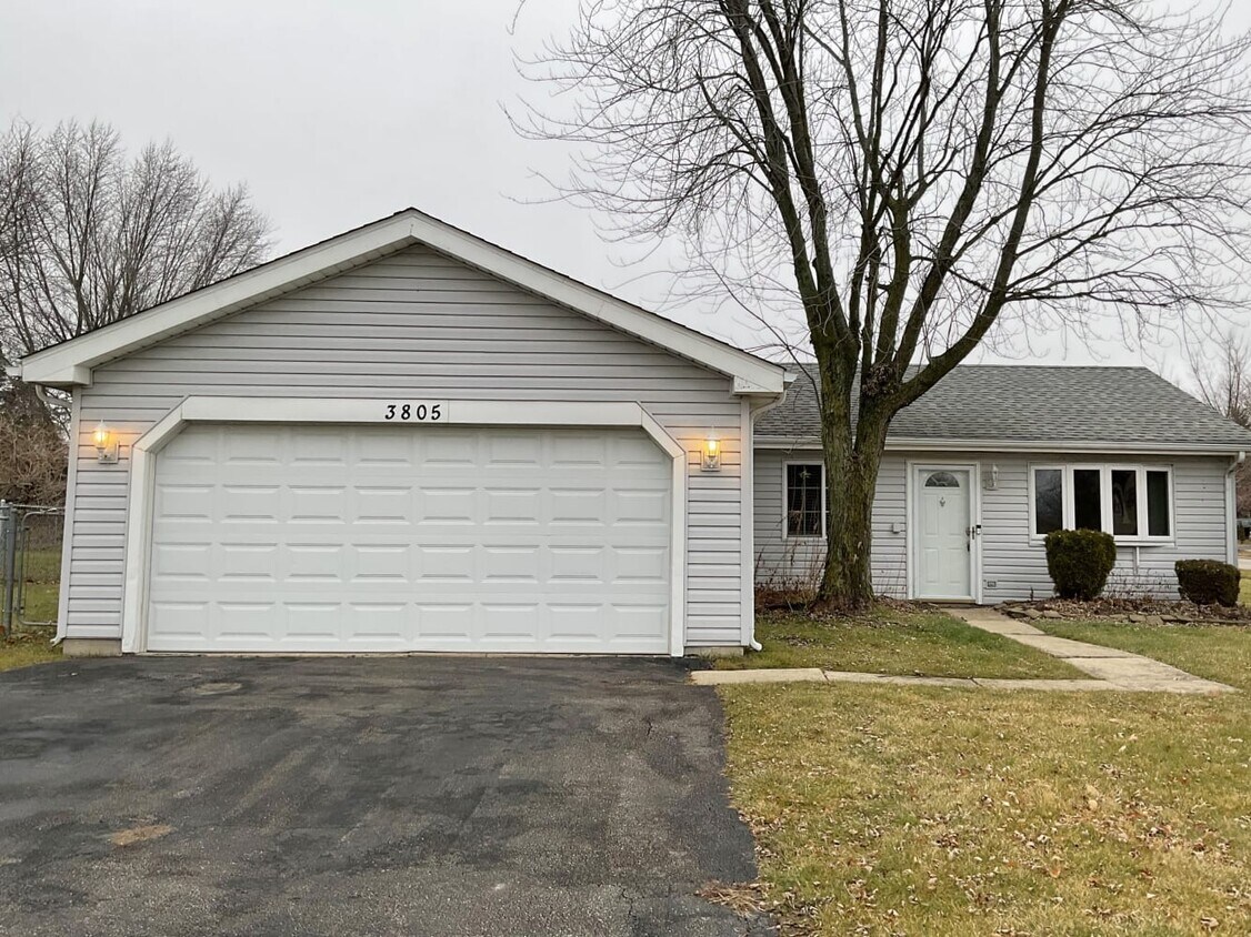 Primary Photo - 3805 Clipper Dr