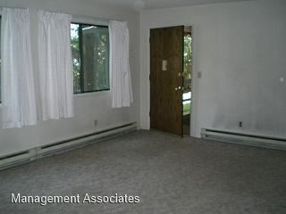 Building Photo - 509 N Black Ave