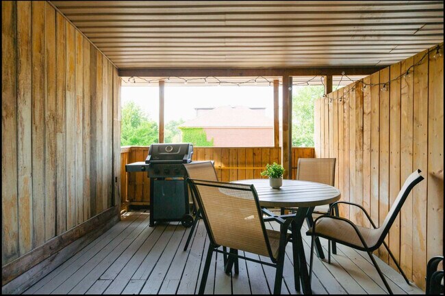 Building Photo - 1364 Queen St E